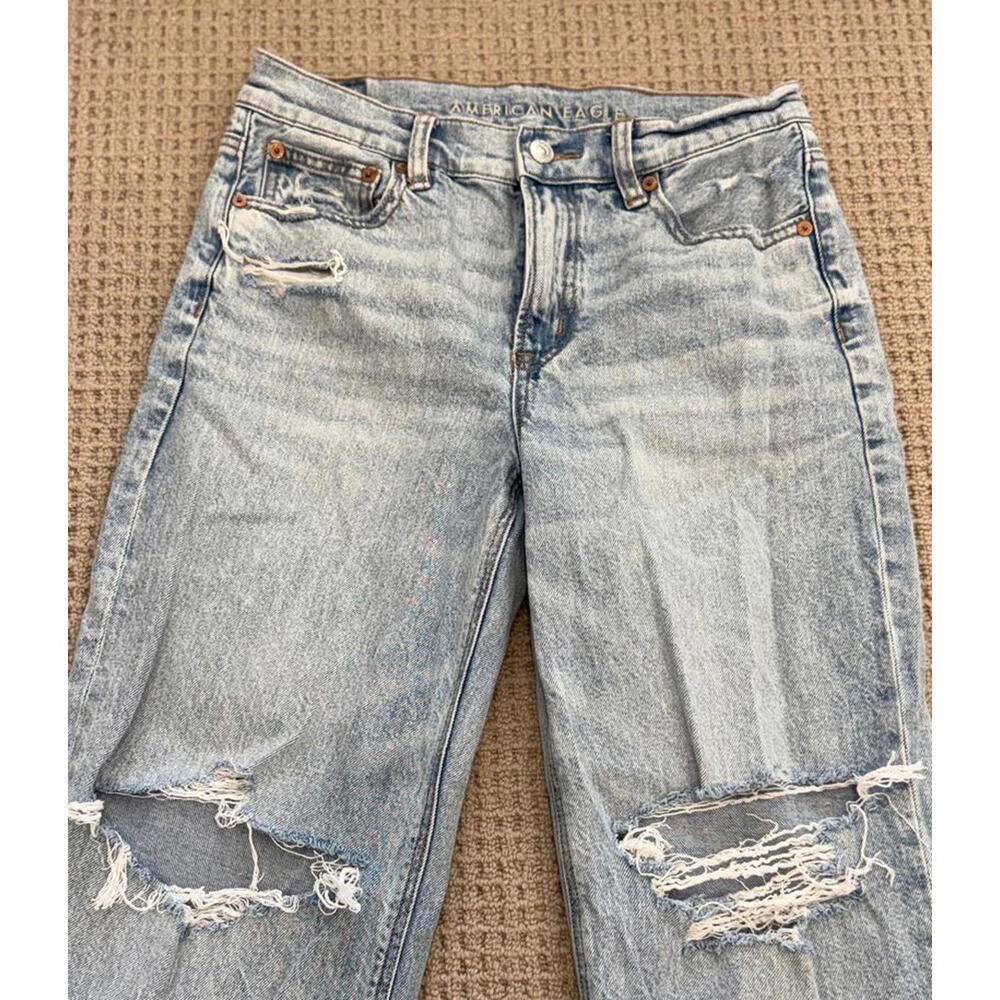 American Eagle Women's Relaxed Fit Distressed Jeans
